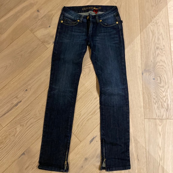 Guess Jeans - Picture 1 of 3